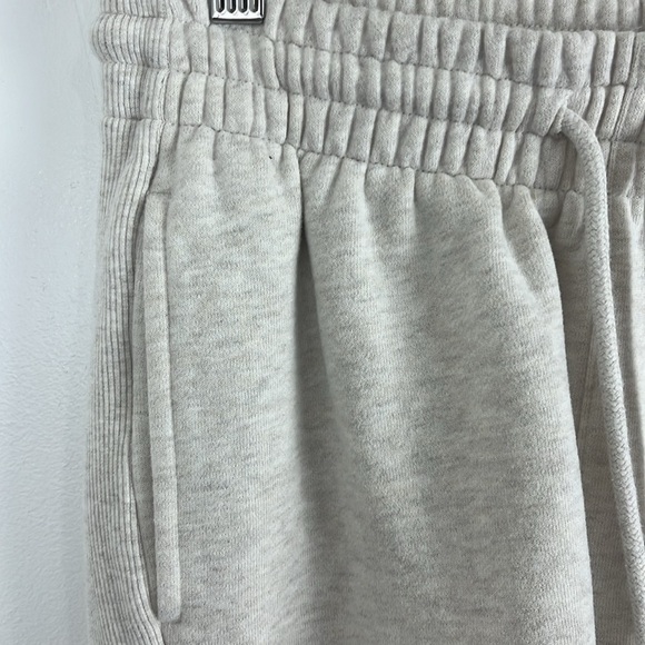 Aritzia TNA Cozy Boyfriend Cream-Coloured Joggers - Picture 5 of 12